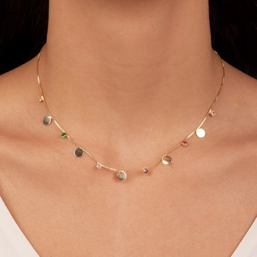 Choker necklace with colored plates and stones