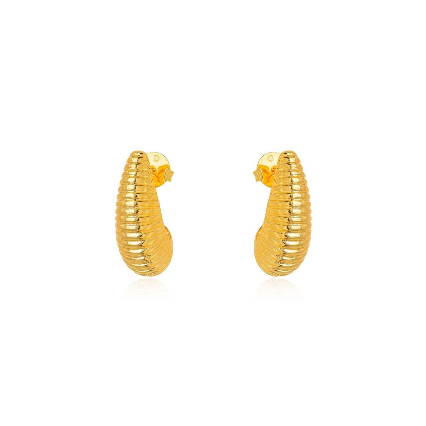 Detailed ear hook - gold